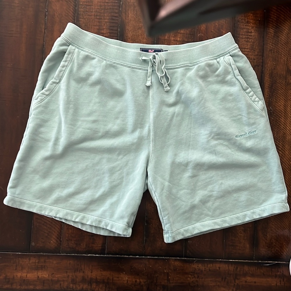 Vineyard Vines Men’s XL Shorts